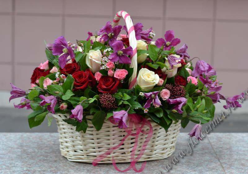 Цветочные композиции из живых цветов — купить флористическую композицию из живыхцветов в Москве